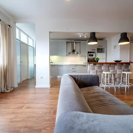 Appartamento Maximinos - Close To The Train Station *