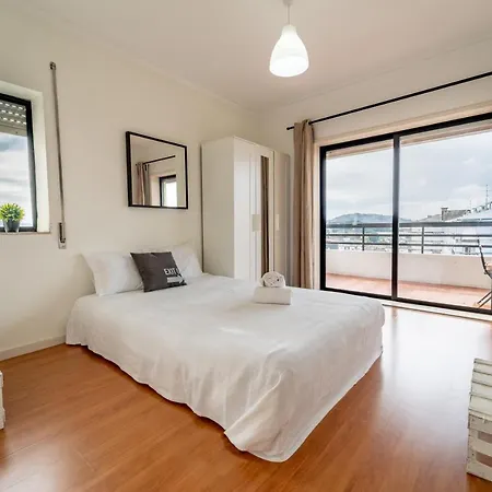 Maximinos - Close To The Train Station Appartamento Braga
